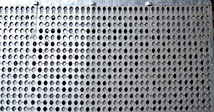 Chapa Perfurada Galvanizada: Vantagens e Aplicações
